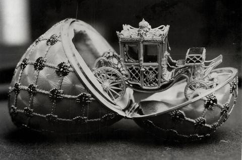 Das Krönungs-Fabergé-Ei von 18987 mit Miniatur-Kutsche