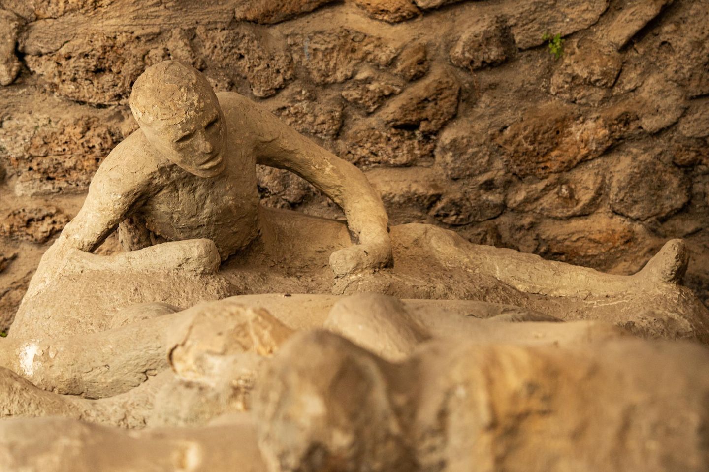 Gipsabgüsse von Opfern des Vulkanausbruchs des Vesuvs in  Pompeji