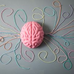 Ob Arm heben oder loslaufen: Das Gehirn steuert unsere Bewegungen. Bei Parkinson funktioniert das allerdings zunehmend schlechte