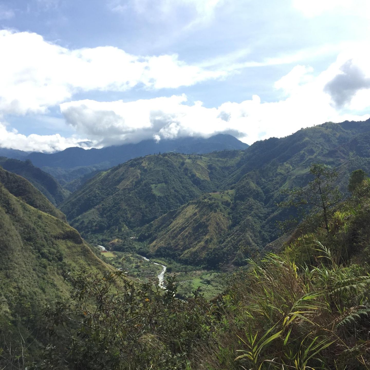 ein tief eingeschnittenes Tal