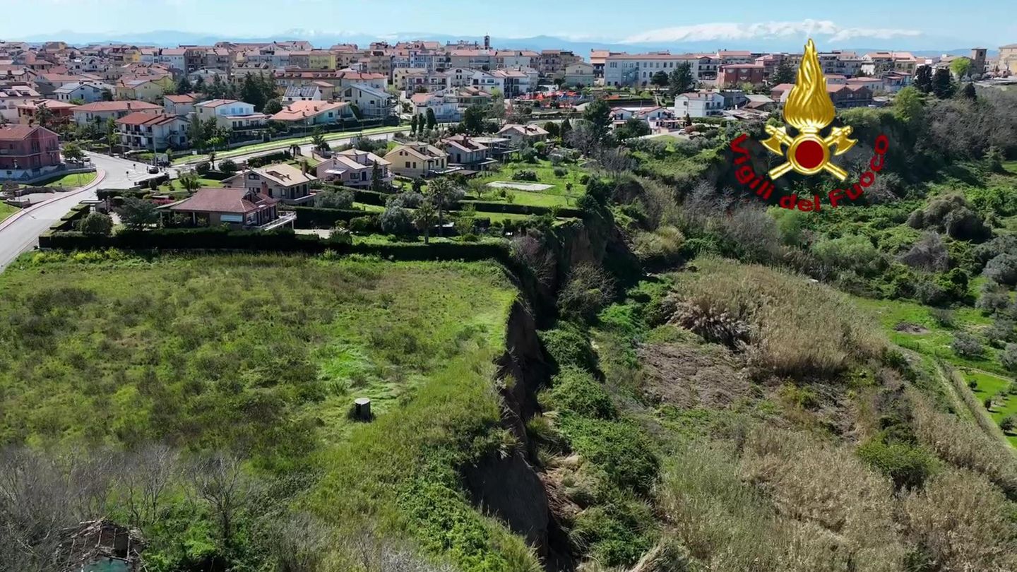 Auswirkungen nach einem Erdrutsch in Petacciato, Süditalien