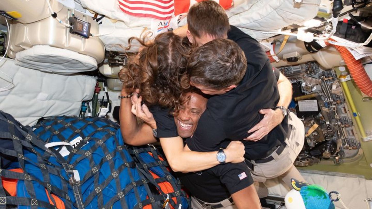 Die "Artemis 2"-Crew ist um den Mond herum geflogen. Foto: Uncredited/NASA/AP/dpa