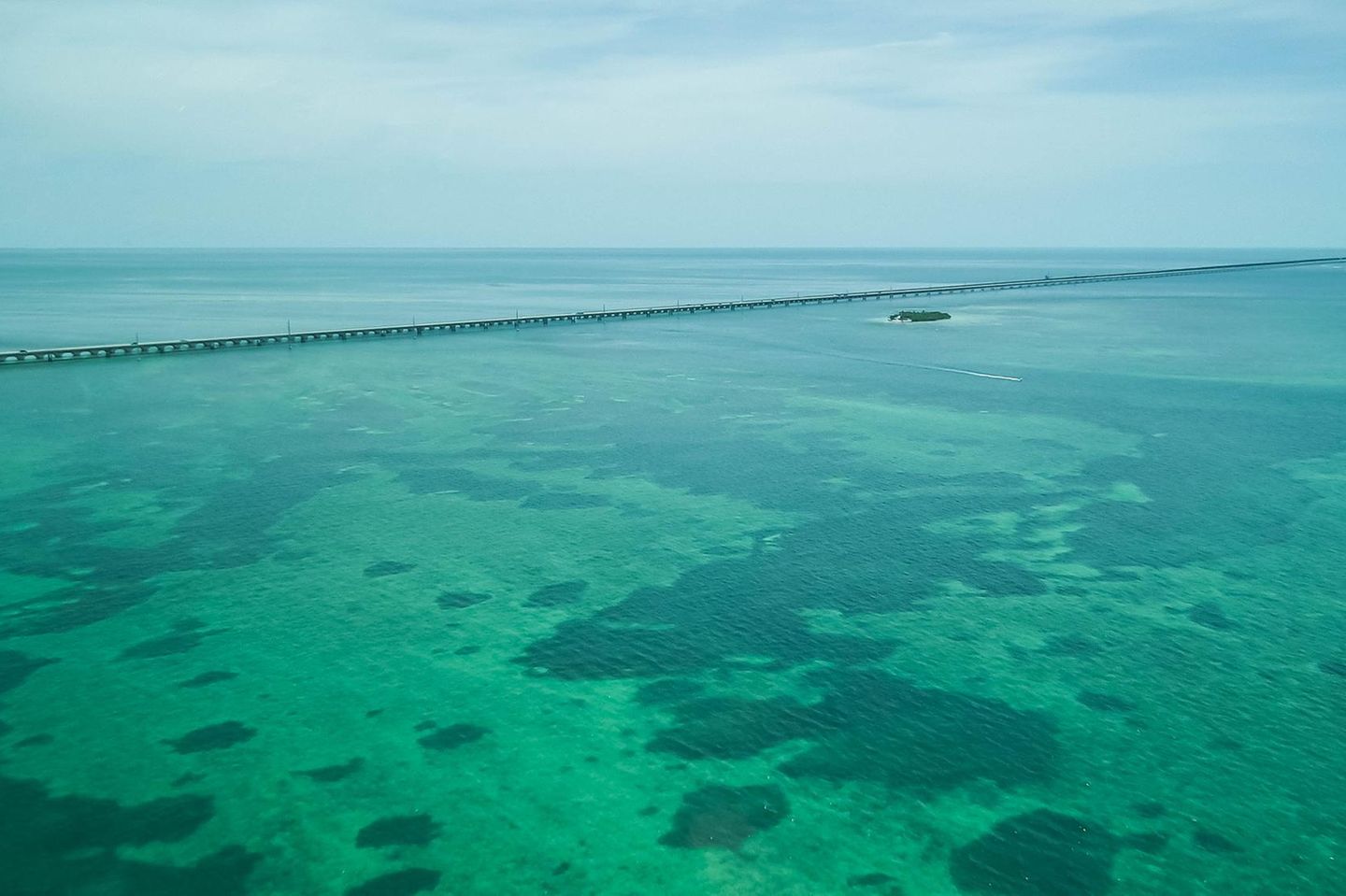 Seven Mile Brücke über dem Meer