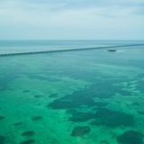 Seven Mile Brücke über dem Meer