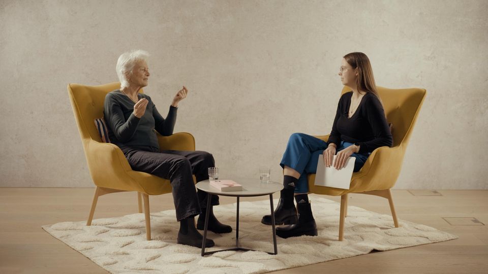 Dr. med. Elke Franzki war langjährig als Gynäkologin tätig und arbeitet heute als Sexualtherapeutin in Hamburg