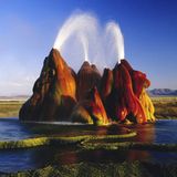 Fly Geysir in Nevadas Black Roch Wüste, USA