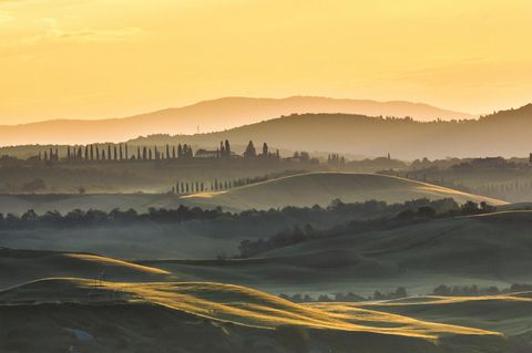 Landschaft der Toskana im Morgenlicht, darunter die Magmakammer
