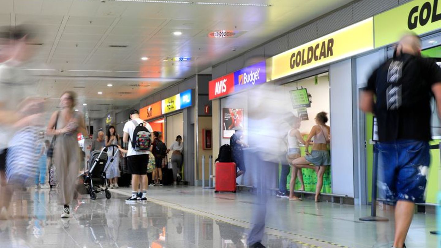 Für die Suche nach einem Mietwagen nutzt man am besten nur Portale, die ein gezieltes Filtern nach Vertragsbedingungen wie Versi