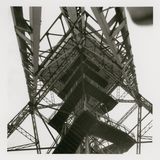 Funkturm aus der Froschperspektive