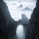 Berglandschaft im Nebel