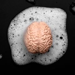 Jede Nacht nimmt unser Körper eine buchstäbliche Hirnwäsche vor, die unser Denkorgan von schädlichen Abfallprodukten des Stoffwechsels befreit