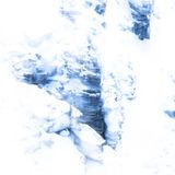 Alice im Wunderland hätte ihn hier wohl lange gesucht: Weit über der Baumgrenze in den Alpen verharrt ein Schneehase am Eingang einer Felshöhle, geschützt vor dem eisigen Wind. Haben Sie ihn schon entdeckt? Zugleich verweist das Siegerbild auf eine drohende Gefahr durch den Klimawandel: Nur so lange Schnee fällt, bleibt der Hase getarnt.     Luca Lorenz, Gesamtsieger und GDT-Naturfotograf des Jahres