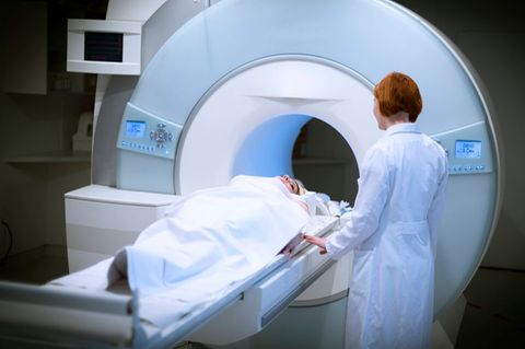 In welchem Zustand ist der Gelenkknorpel am Knie? Gibt es Veränderungen im Gehirn? Bei Fragestellungen wie diesen liefert eine M