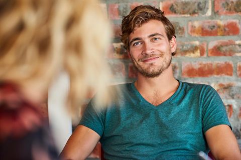 Ein attraktiver Partner kann Beziehungen stärken – und zugleich das eigene Selbstwertgefühl belasten