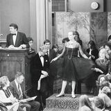 Ein Kleines Schwarzes wird bei einer Aution bei Christies versteigert