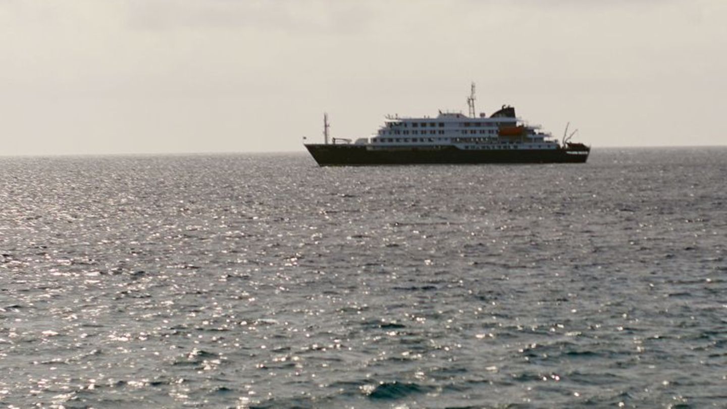 Auf dem Schiff hat es möglicherweise einen Virusausbruch gegeben. Foto: Arilson Almeida/AP/dpa