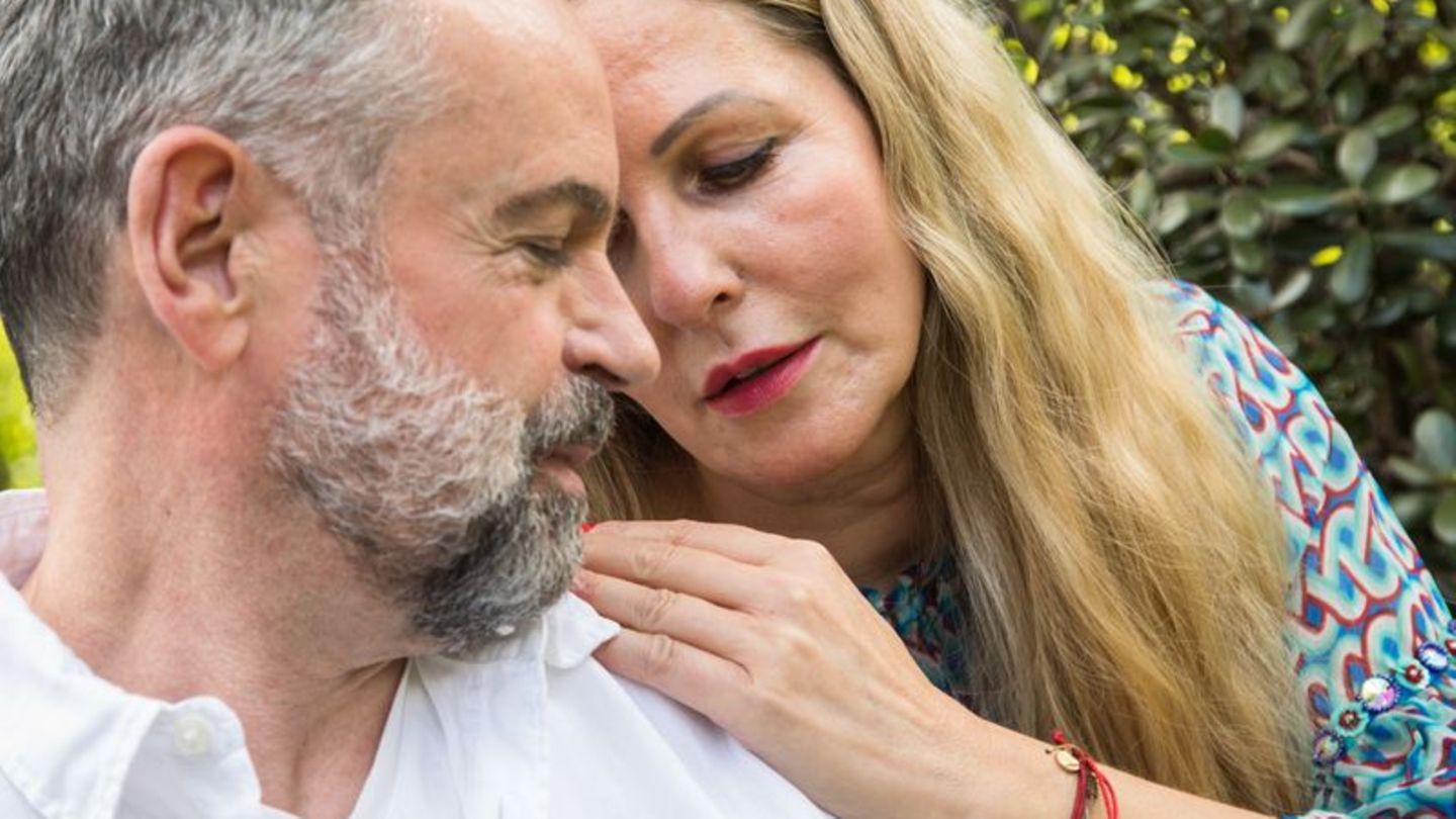 Ein Familienmitglied psychisch leiden zu sehen, tut Angehörigen weh. Foto: Christin Klose/dpa-tmn