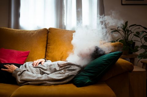 Brain Fog hat viele Gesichter. Betroffene berichten von Verwirrung, geistiger Erschöpfung, Erinnerungslücken oder verschwommener Sicht