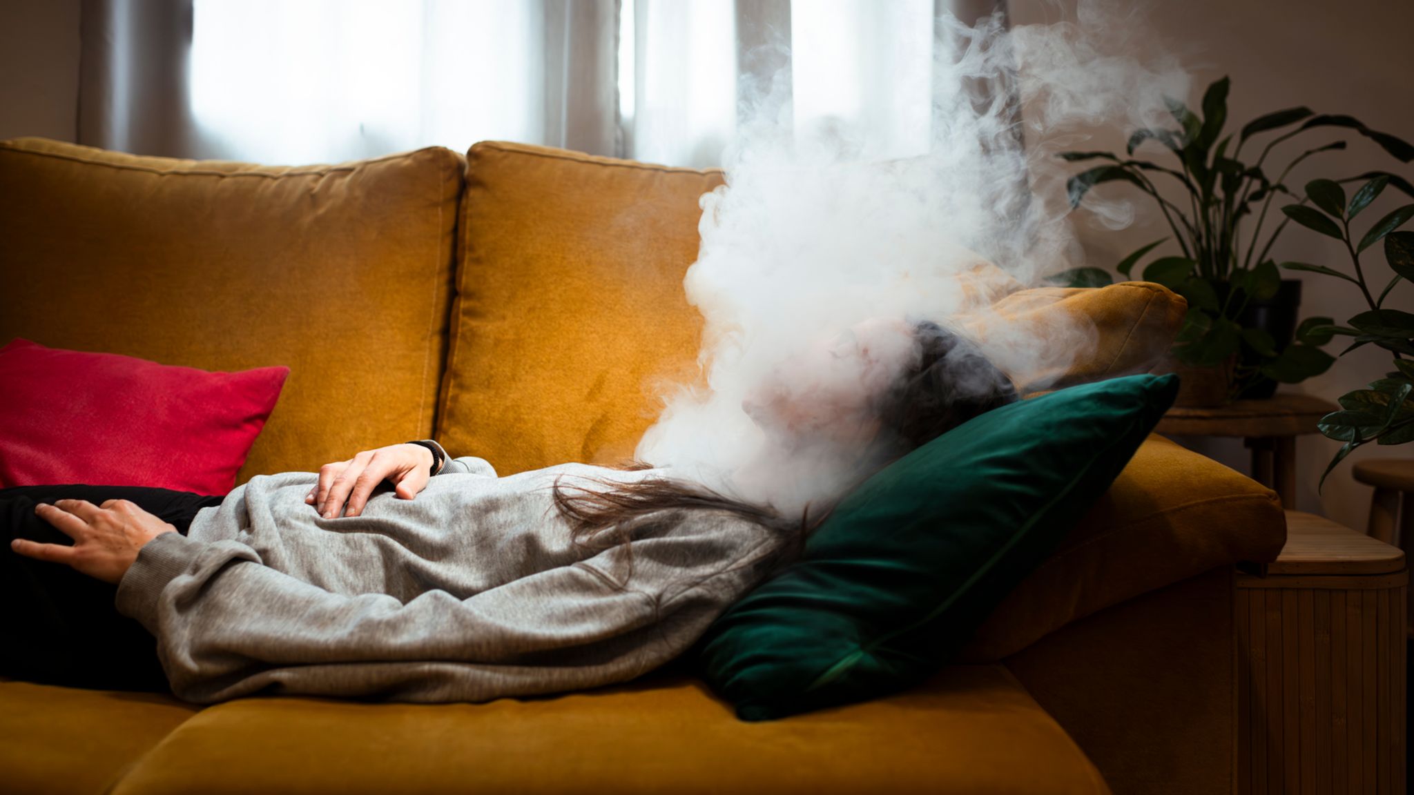 Brain Fog hat viele Gesichter. Betroffene berichten von Verwirrung, geistiger Erschöpfung, Erinnerungslücken oder verschwommener Sicht
