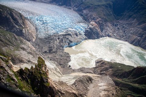 Luftaufnahme des Erdrutsches nach Tsunami in Alaska