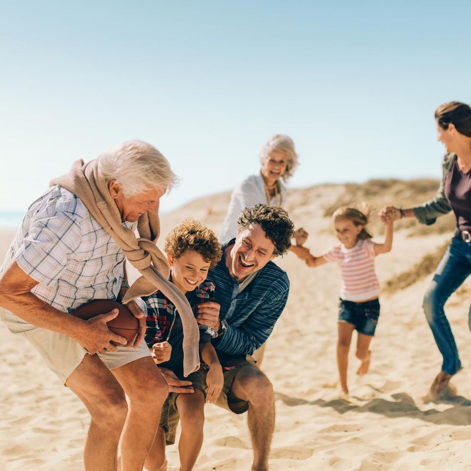 Glückliche Familie am Strand