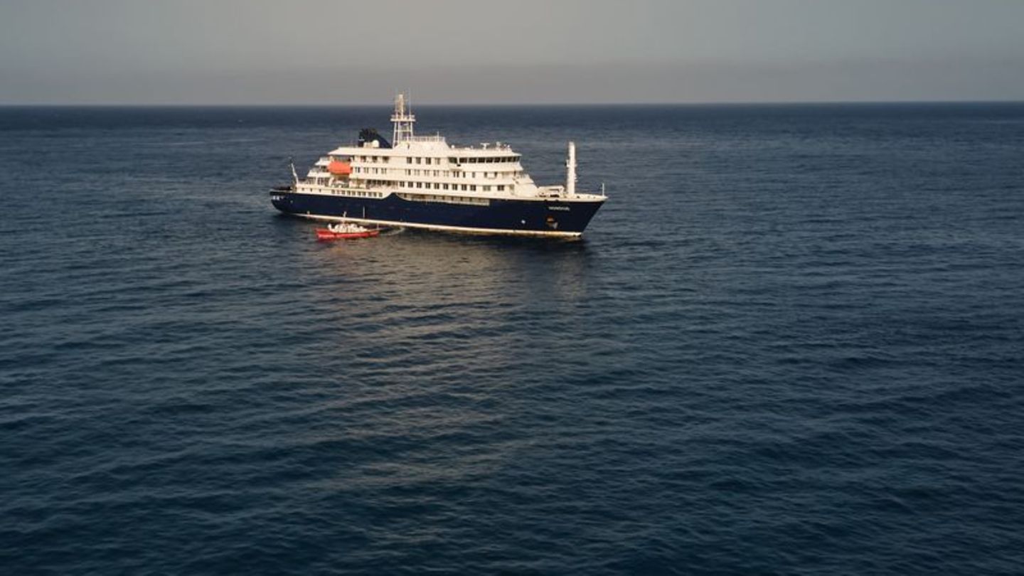 Das Kreuzfahrtschiff "Hondius" fuhr am Mittwochabend von Kap Verde los in Richtung Kanarische Inseln. (Archivbild) Foto: Arilson