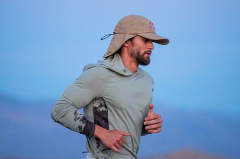 Der Berliner Extremläufer Arda Saatçi wollte zu Fuß 600 Kilometer in 96 Stunden zurücklegen und verfehlte sein persönliches Zeitlimit - dennoch eine gigantische Ausdauerleistung, zu der Menschen mehr brauchen als durchtrainierte Muskeln. Nämlich: den Kopf