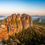 Schrammsteine bei Sonnenaufgang, Sächsische Schweiz