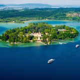 Grüne Insel Mainau, umgeben von Wasser