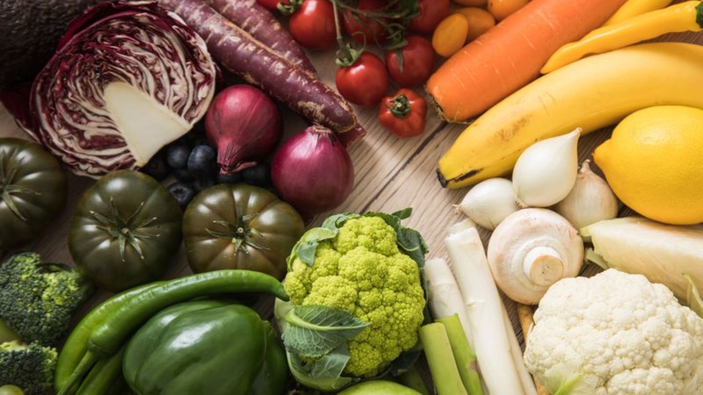 Je bunter, desto besser: Jedes Obst und Gemüse hat sein ganz eigenes Nährstoffprofil - auch aufgrund der enthaltenen Farbstoffe.