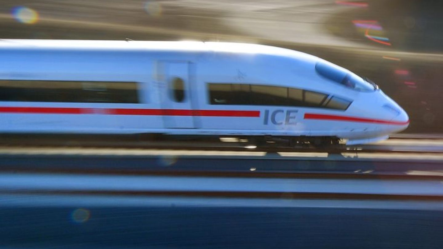 DB-Familienticket: Für 99,99 Euro sollen maximal fünf Personen innerhalb Deutschlands mit Fernverkehrszügen hin und zurück reise