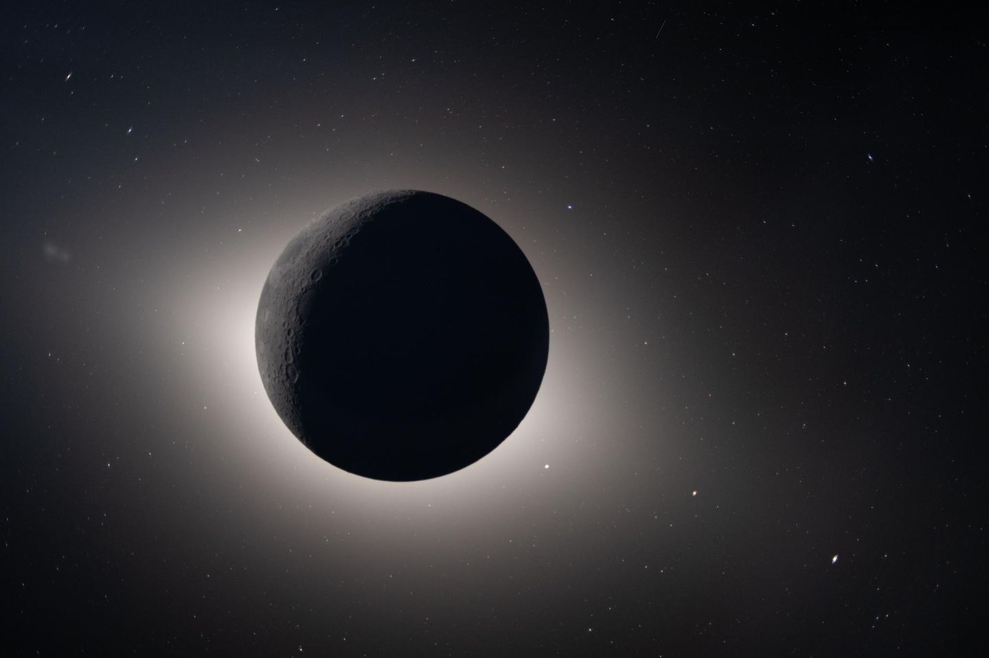 Mondfinsternis im All