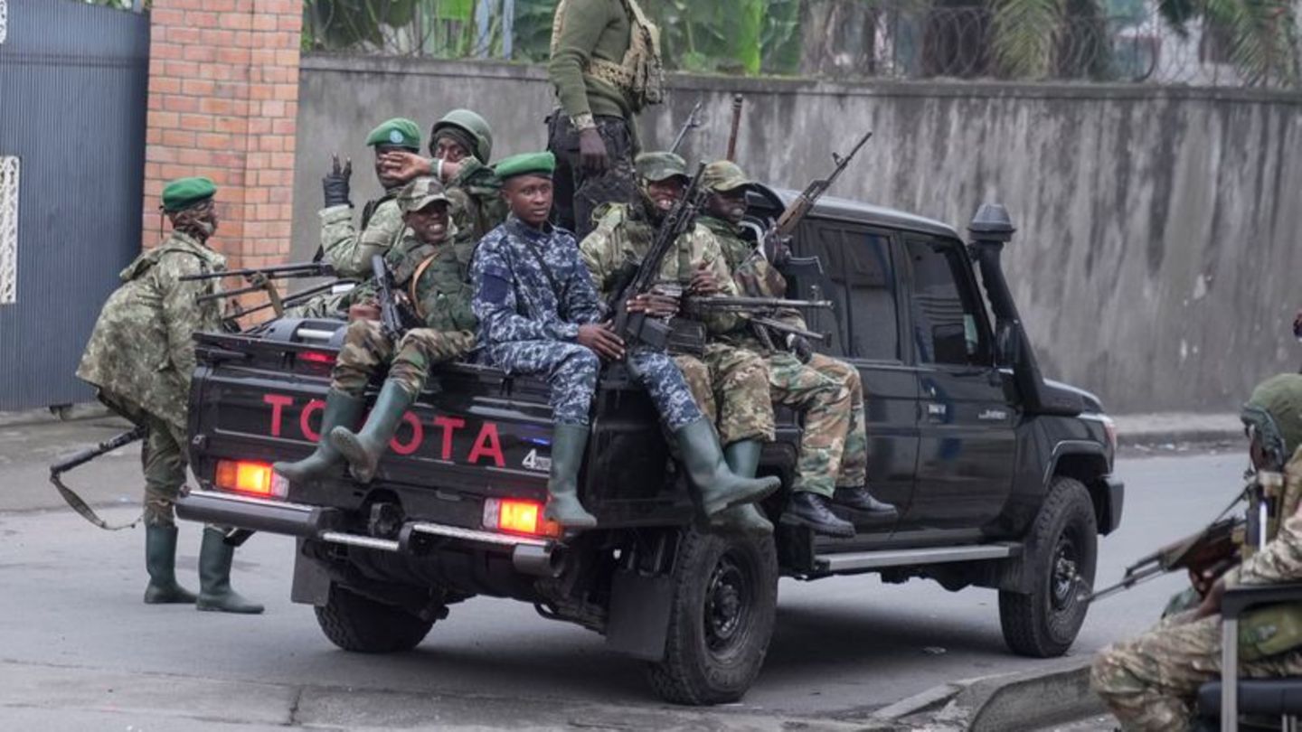 Die Miliz M23 kontrolliert große Teile der Kivu-Provinzen im Ostkongo. (Archivbild) Foto: Brian Inganga/AP/dpa