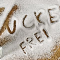 Schriftzug "Zuckerfrei" in Zucker