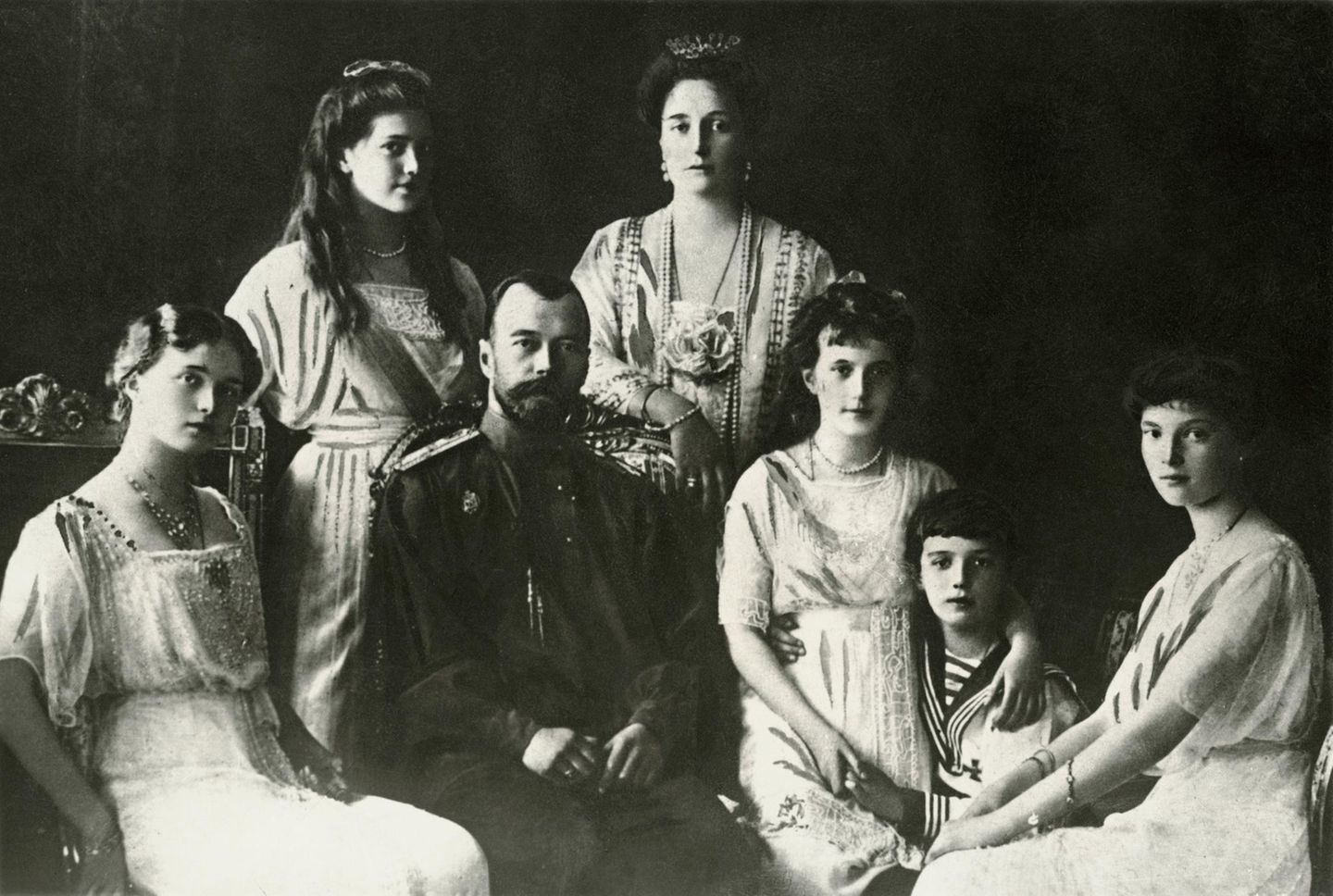 Zar Nikolaus II. mit seiner Familie